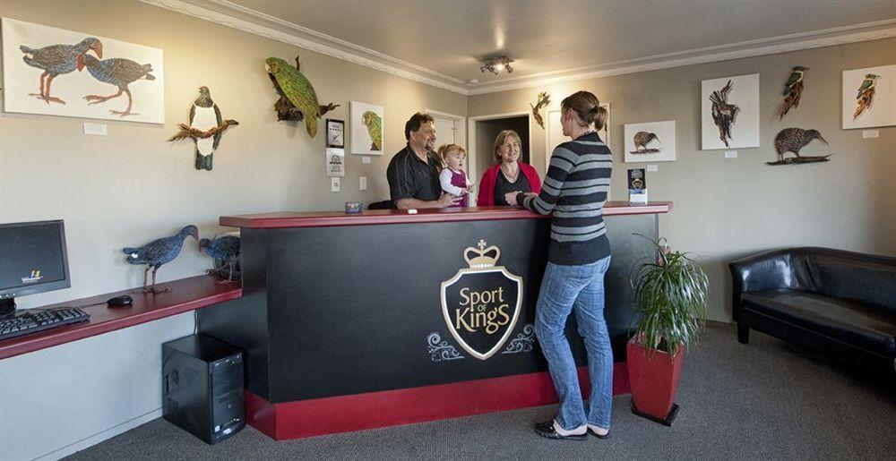 Sport Of Kings Motel Rotorua Bagian luar foto