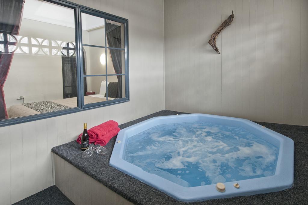 Sport Of Kings Motel Rotorua Bagian luar foto