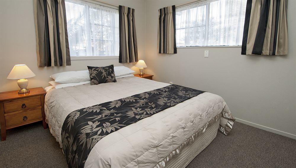 Sport Of Kings Motel Rotorua Bagian luar foto