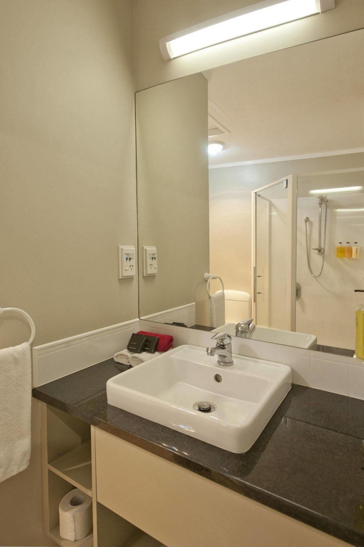 Sport Of Kings Motel Rotorua Bagian luar foto