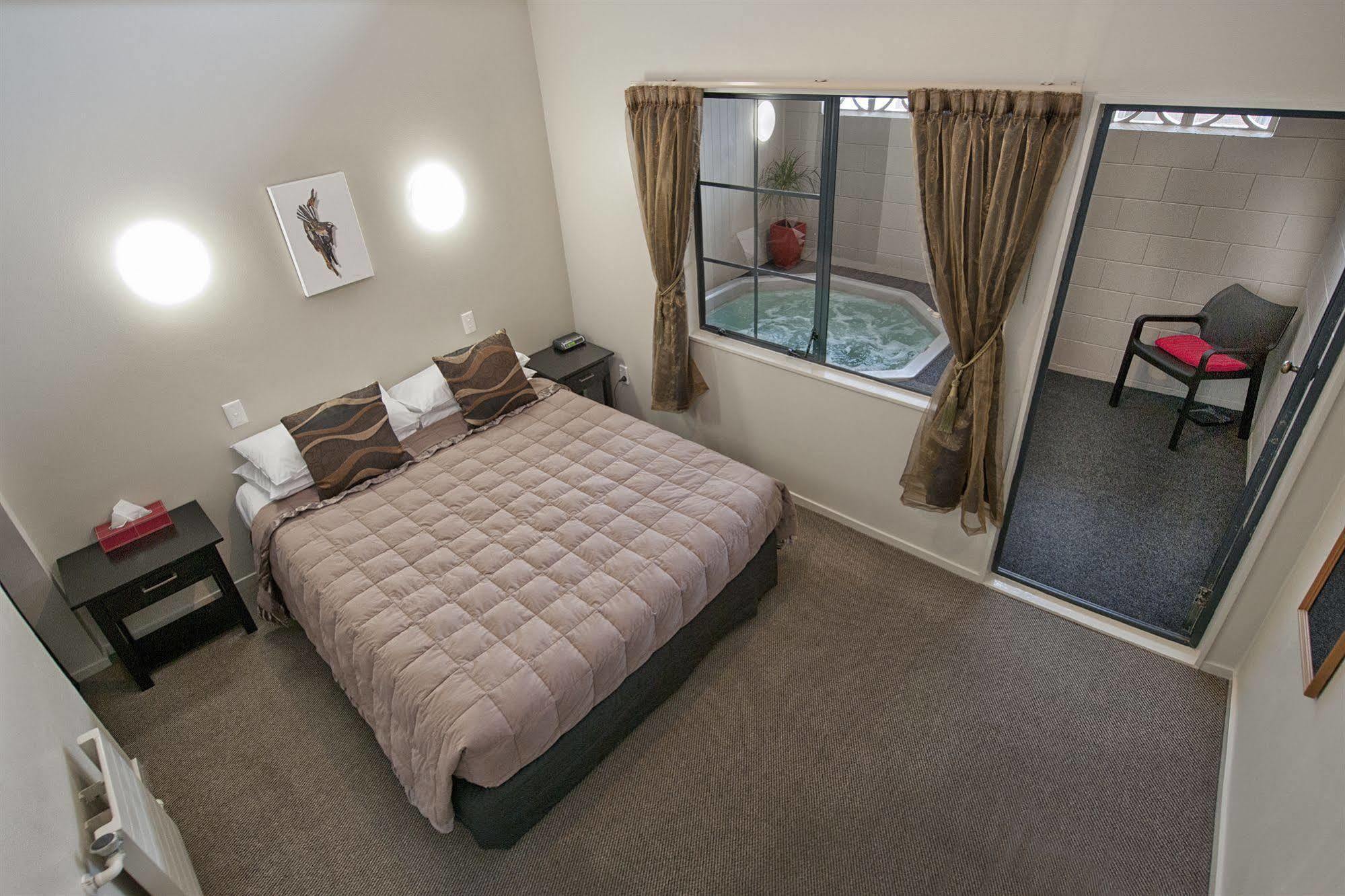 Sport Of Kings Motel Rotorua Bagian luar foto