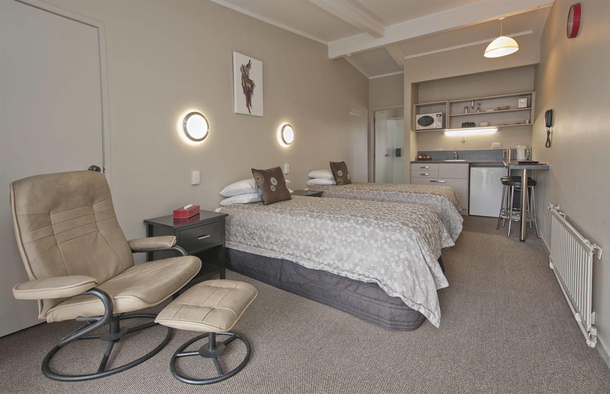 Sport Of Kings Motel Rotorua Bagian luar foto