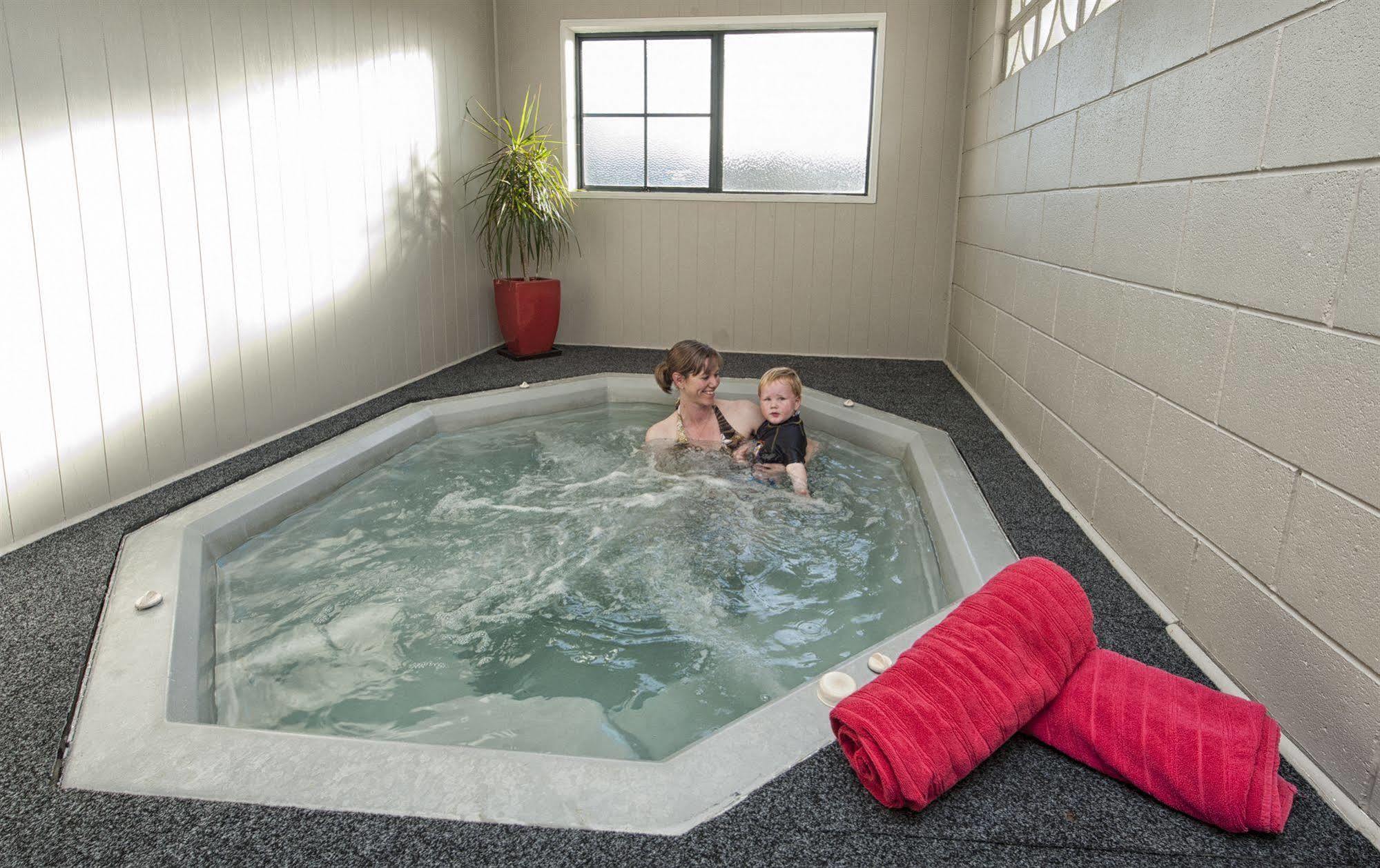 Sport Of Kings Motel Rotorua Bagian luar foto