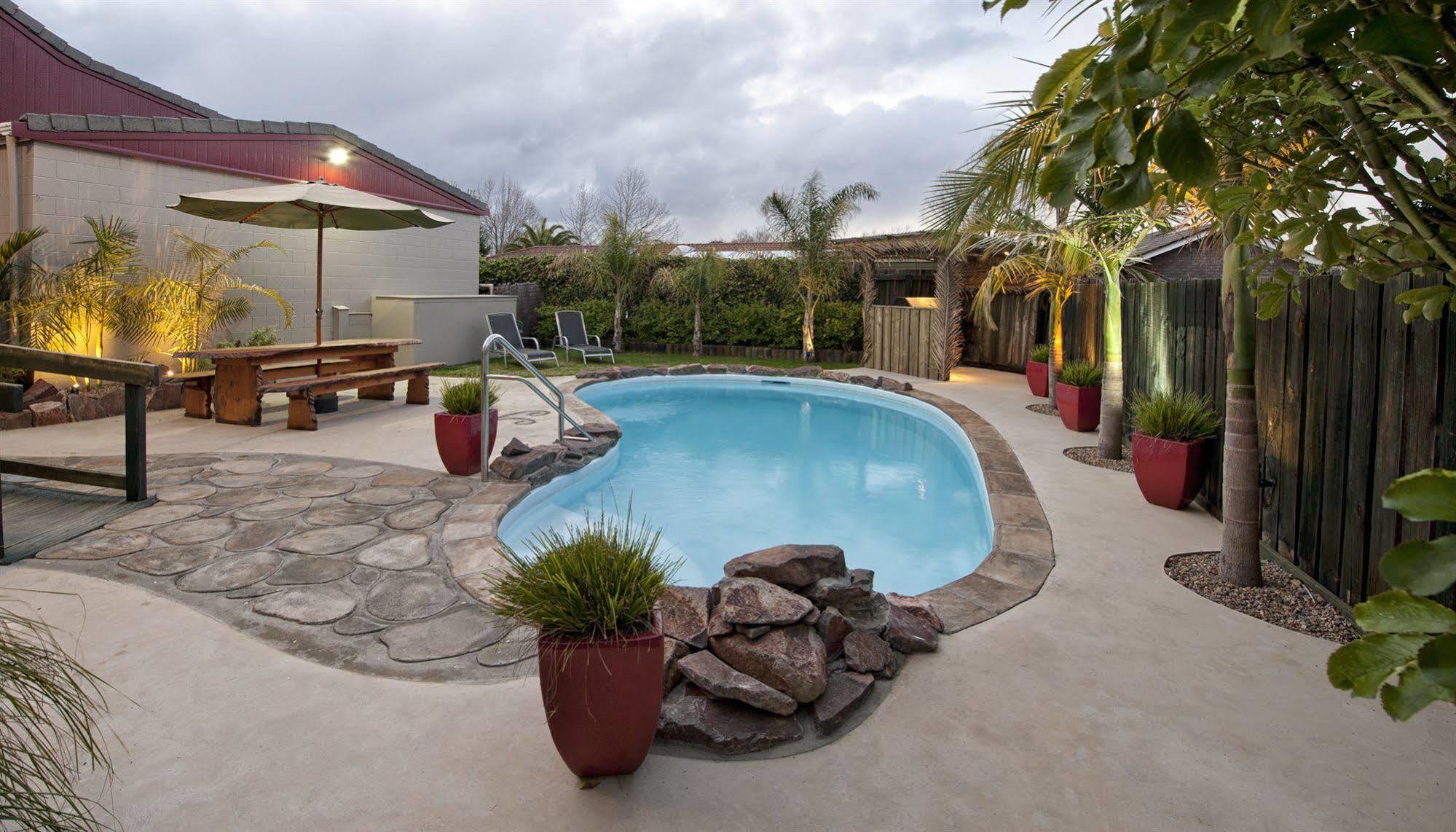 Sport Of Kings Motel Rotorua Bagian luar foto
